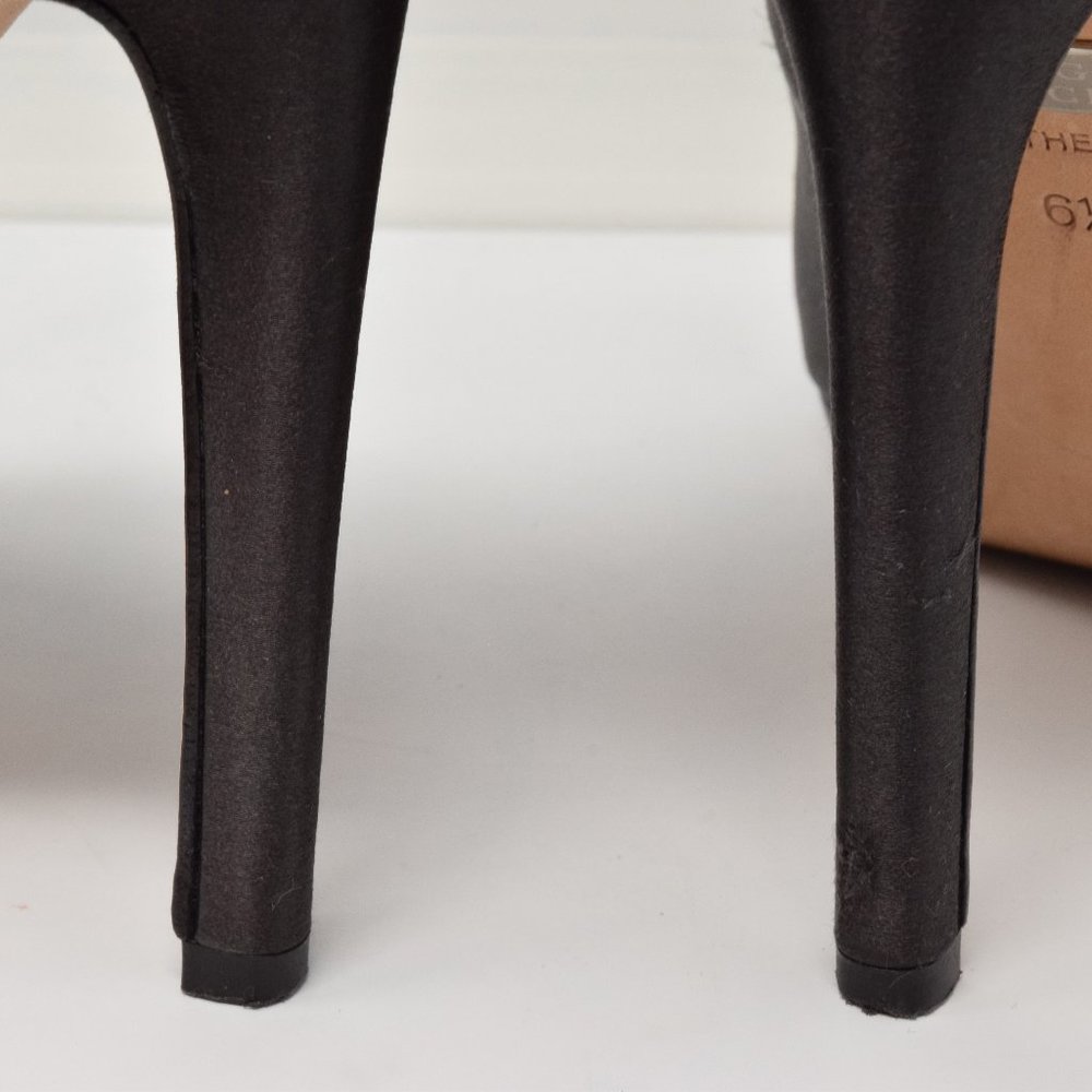 Badgley Mischka Heels Closed Toe Satin Jewel 6.5 - Picture 15 of 16